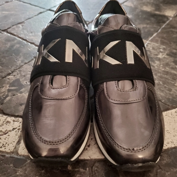 DKNY Women's Athletic Everyday Dalla-Wedge Sneaker pewter 6 NEW - Picture 2 of 8